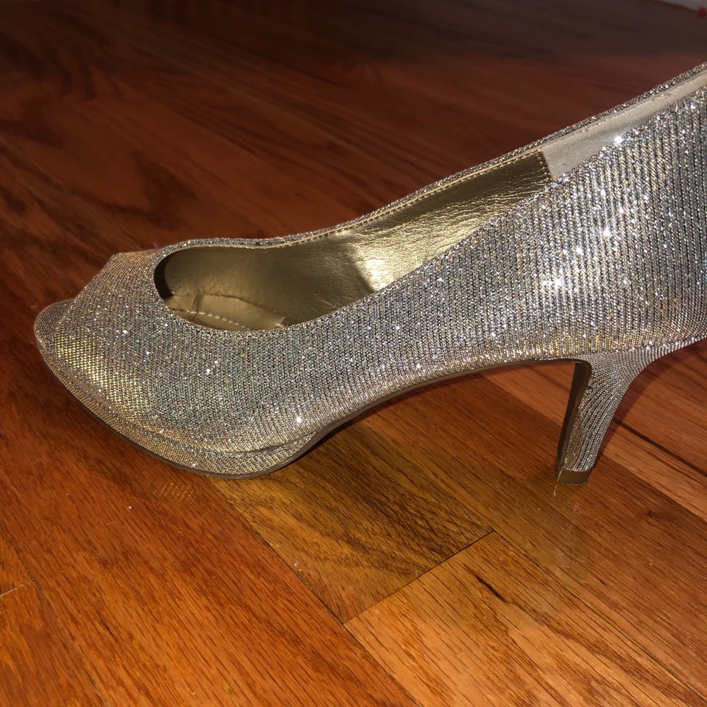 Comfy and sparkly gold & silver heels super comfy!